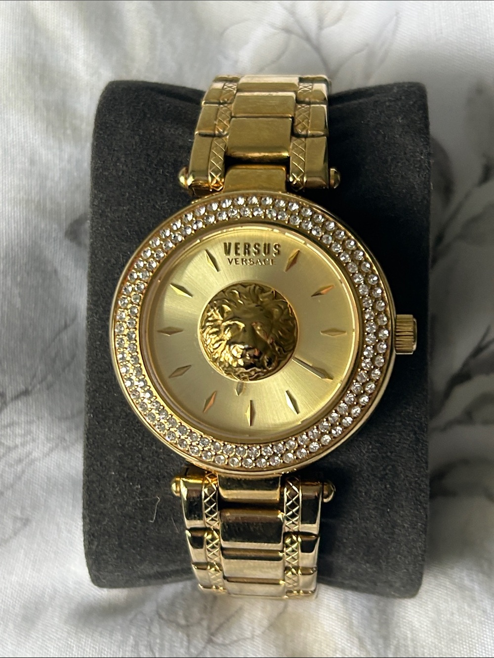 Versus Versace womens Gold-Tone Crystal Bracelet watch needs battery